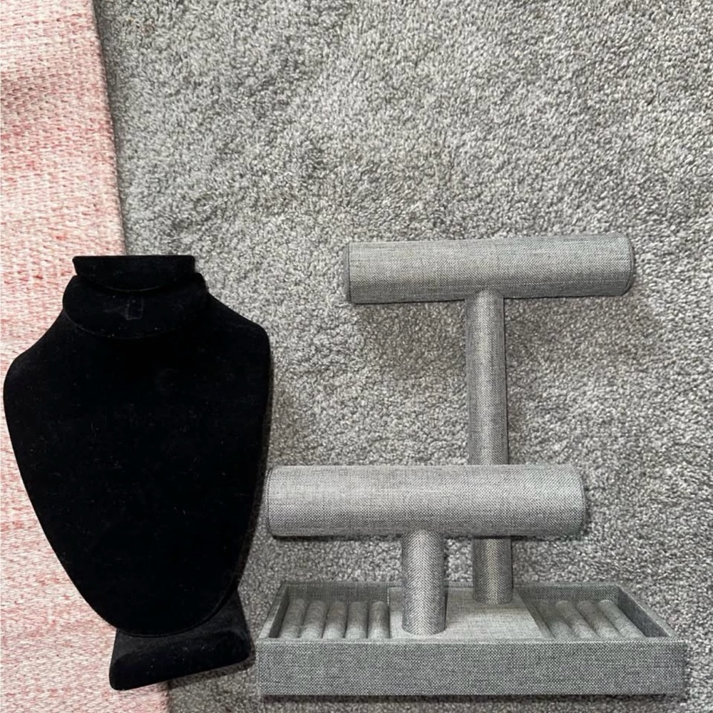 Elegant Black and Gray Jewelry Display Set